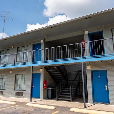 American Inn & Suites รัสเซลล์วิลล์ ภายนอก รูปภาพ